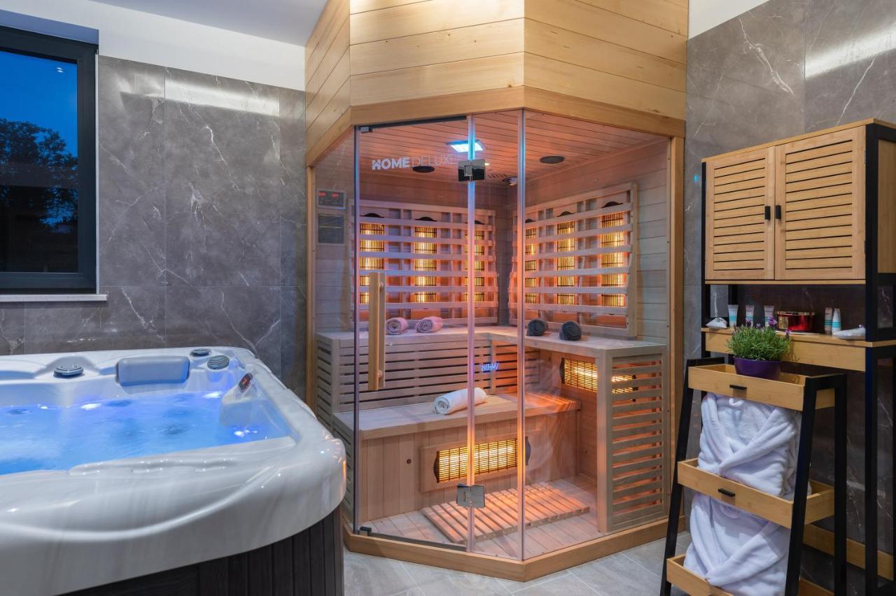 Green Luxury II With Heated Pool, Jacuzzi & Sauna Ruzici  Exteriör bild