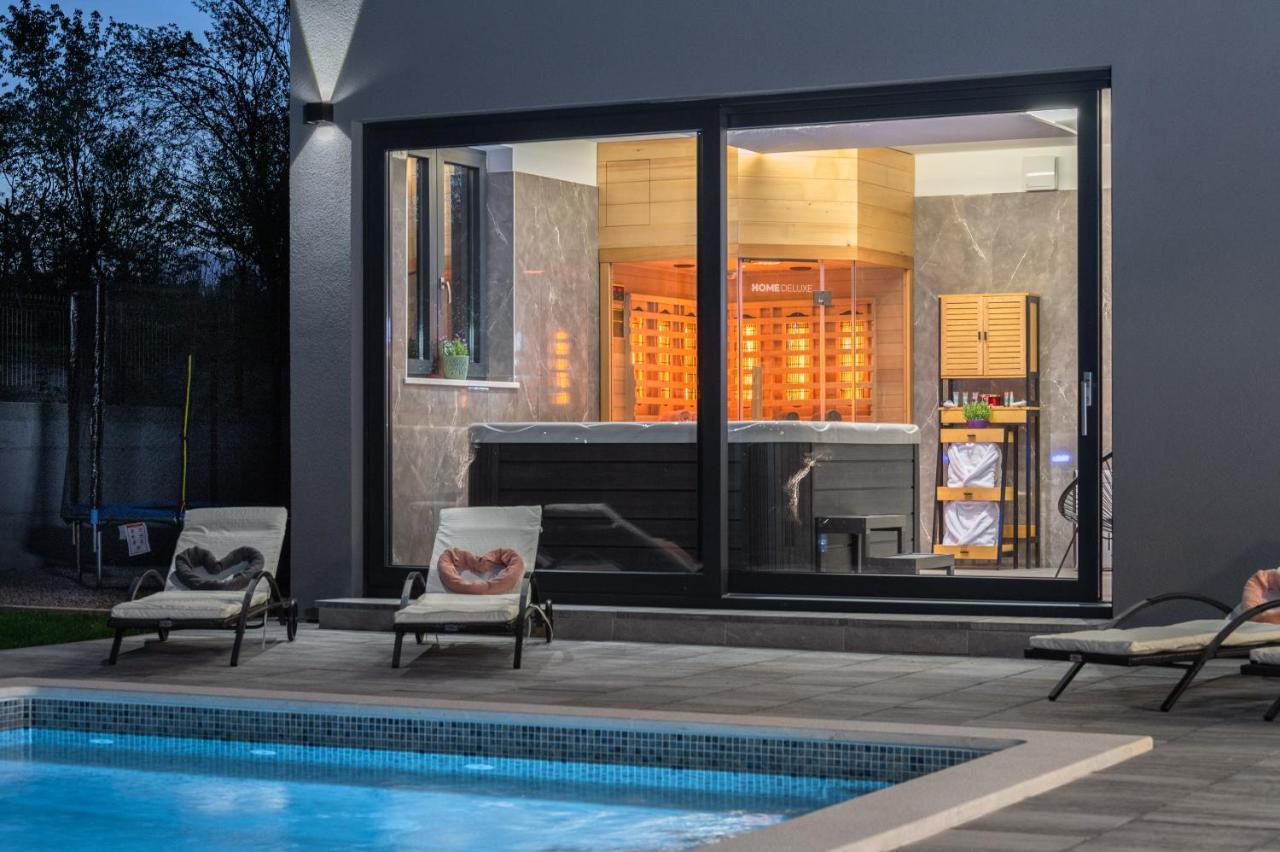 Green Luxury II With Heated Pool, Jacuzzi & Sauna Ruzici  Exteriör bild