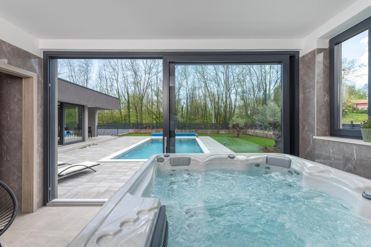 Green Luxury II With Heated Pool, Jacuzzi & Sauna Ruzici  Exteriör bild