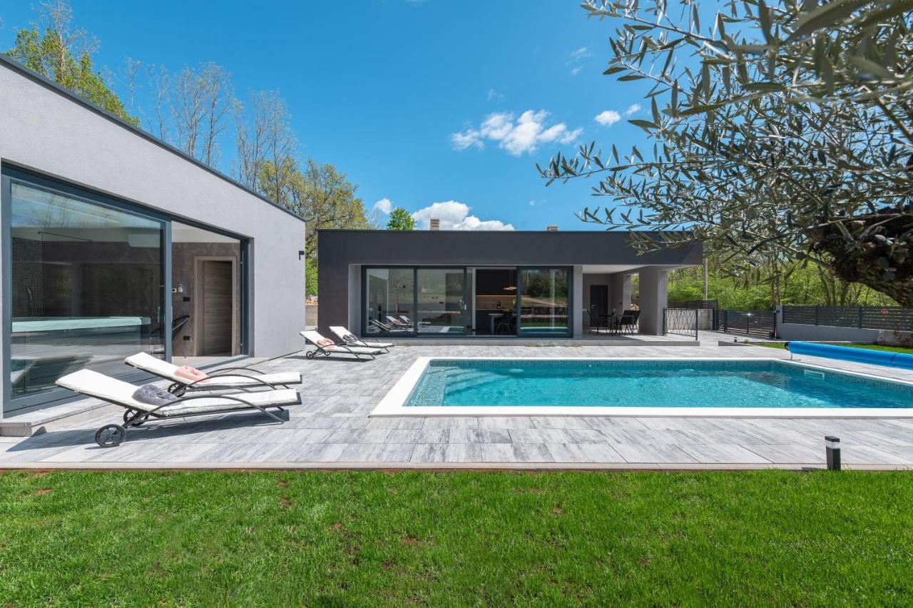 Green Luxury II With Heated Pool, Jacuzzi & Sauna Ruzici  Exteriör bild
