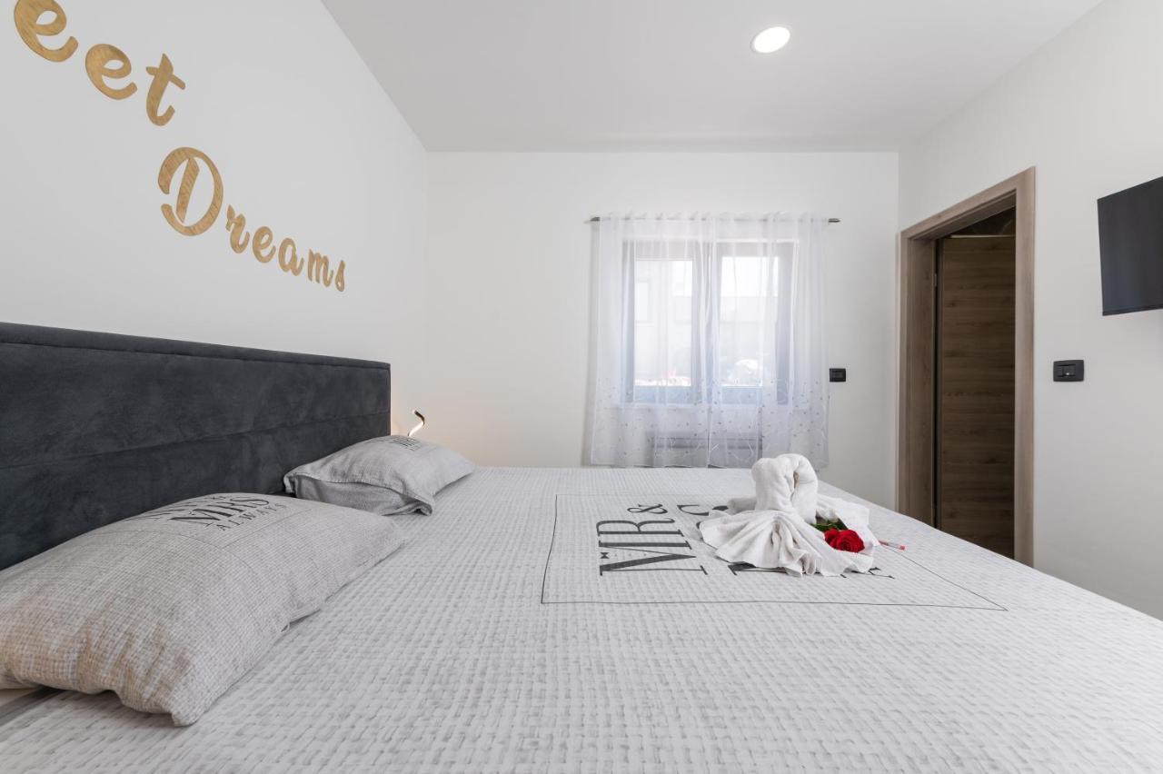 Green Luxury II With Heated Pool, Jacuzzi & Sauna Ruzici  Exteriör bild