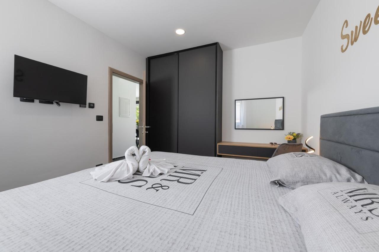 Green Luxury II With Heated Pool, Jacuzzi & Sauna Ruzici  Exteriör bild
