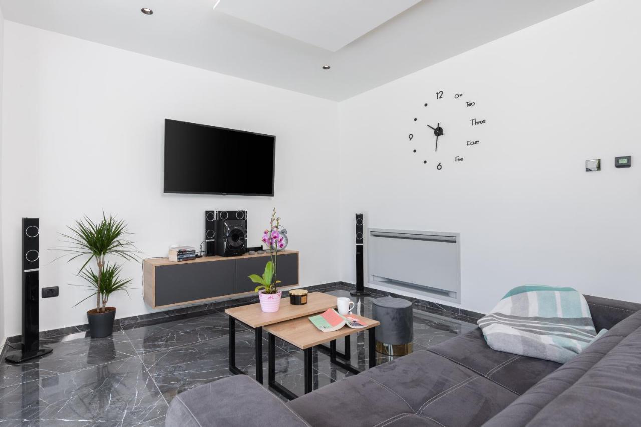 Green Luxury II With Heated Pool, Jacuzzi & Sauna Ruzici  Exteriör bild
